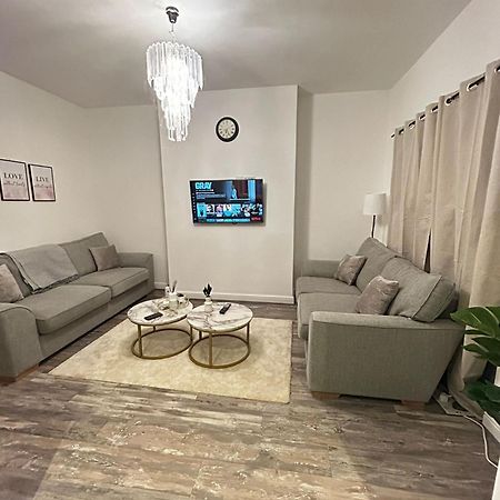 Lovely 5Br Home In Manchester. Close To The City Zewnętrze zdjęcie
