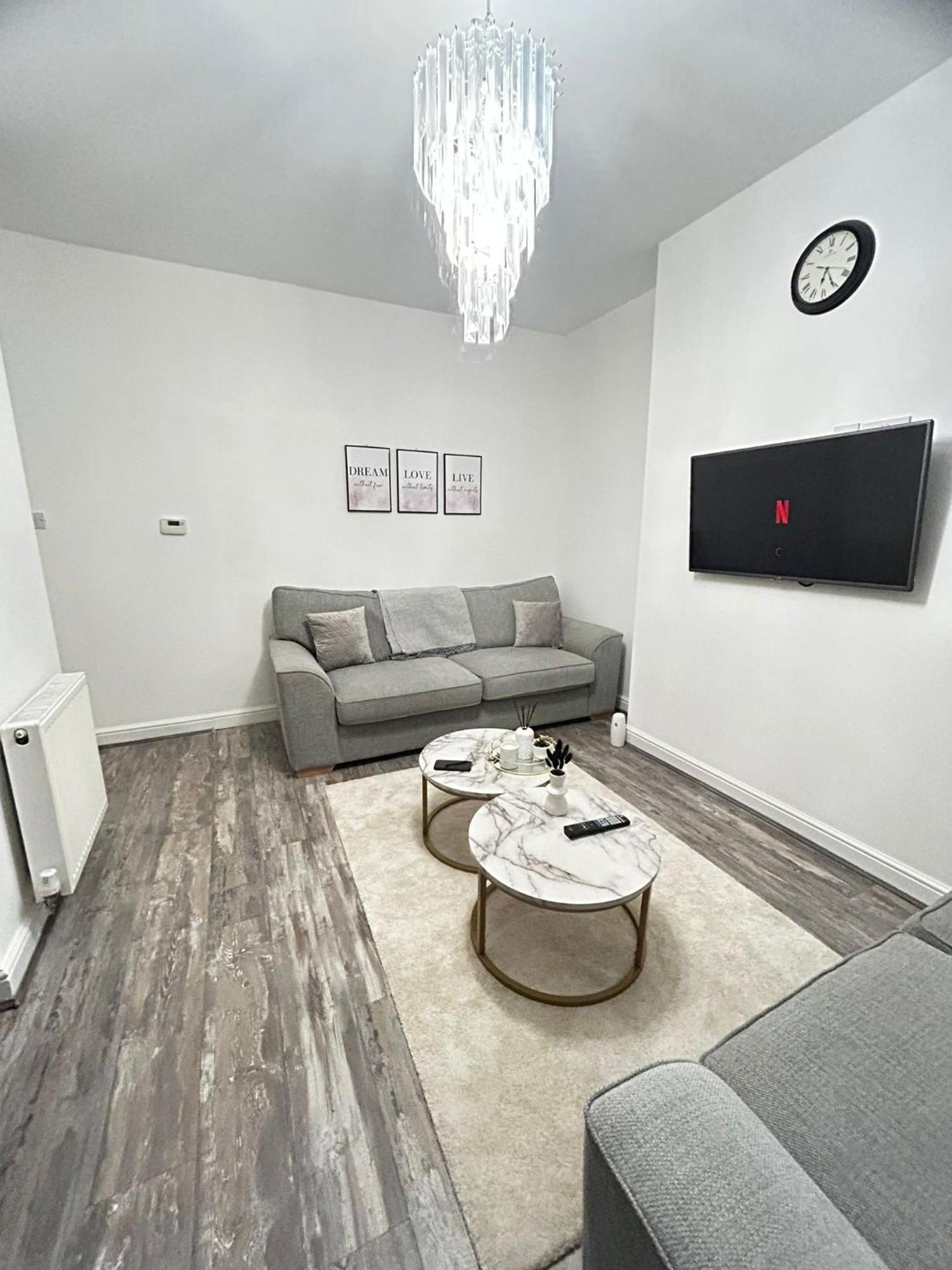 Lovely 5Br Home In Manchester. Close To The City Zewnętrze zdjęcie