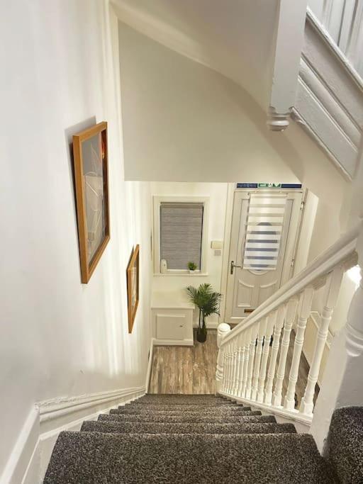 Lovely 5Br Home In Manchester. Close To The City Zewnętrze zdjęcie