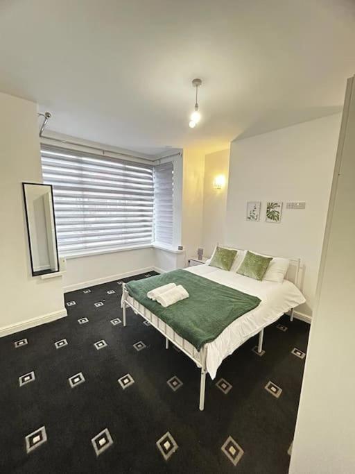 Lovely 5Br Home In Manchester. Close To The City Zewnętrze zdjęcie