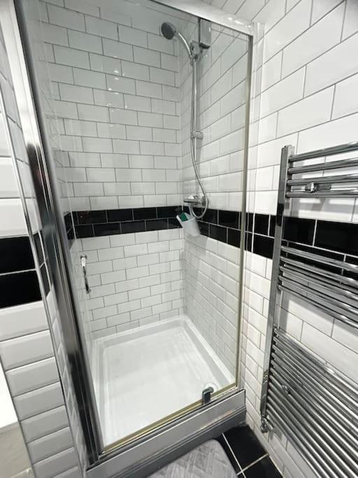 Lovely 5Br Home In Manchester. Close To The City Zewnętrze zdjęcie