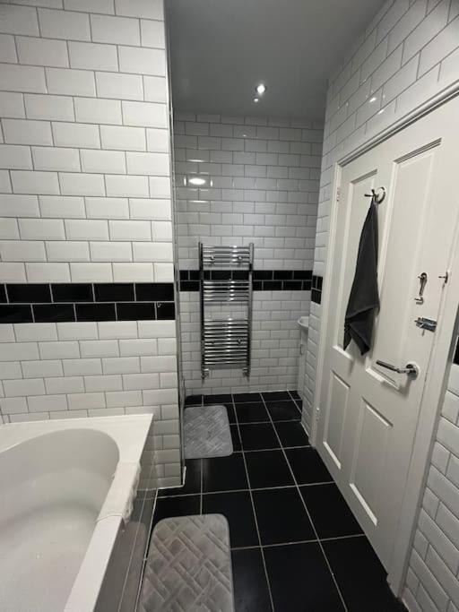 Lovely 5Br Home In Manchester. Close To The City Zewnętrze zdjęcie