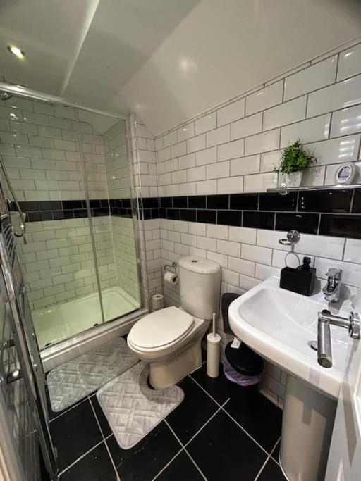 Lovely 5Br Home In Manchester. Close To The City Zewnętrze zdjęcie