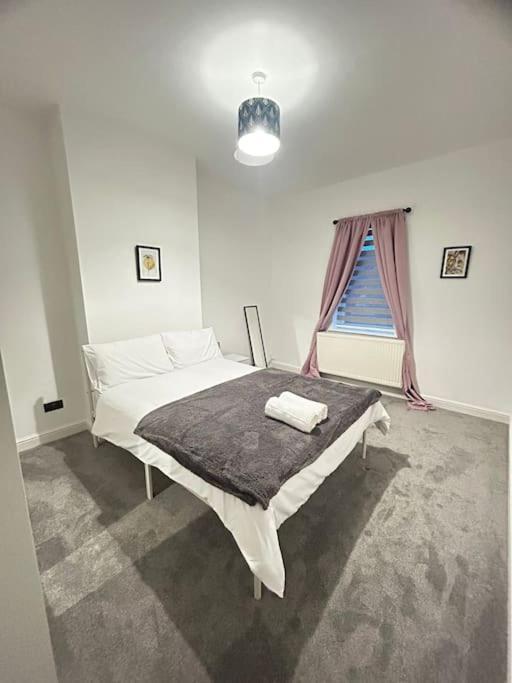 Lovely 5Br Home In Manchester. Close To The City Zewnętrze zdjęcie