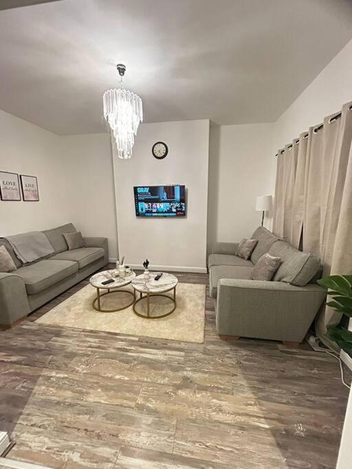 Lovely 5Br Home In Manchester. Close To The City Zewnętrze zdjęcie